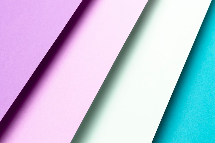 Foto gratuito primo piano blu e viola del modello di vista superiore
