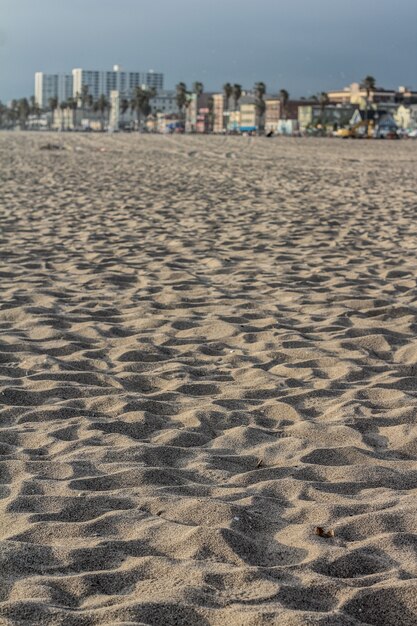 Primo piano della sabbia ad una spiaggia in California