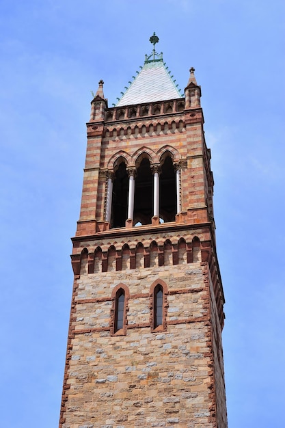 Primo piano della vecchia chiesa del sud di Boston