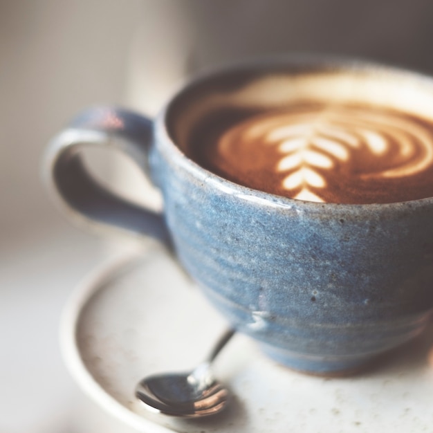 Primo piano di caffè caldo