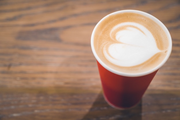 Primo piano di caffè con cuore