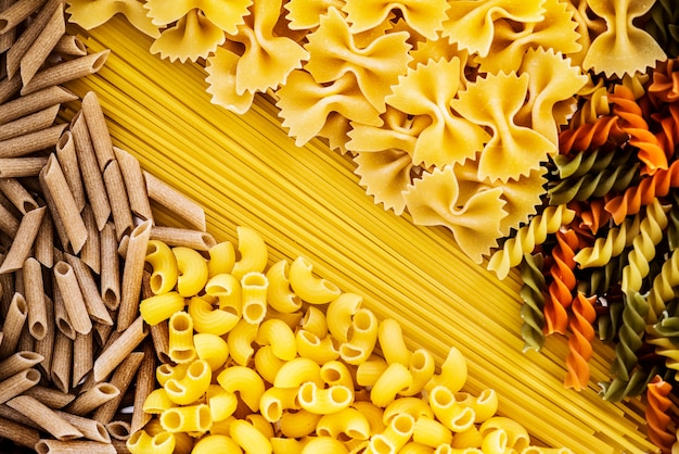 Primo piano di misto di pasta