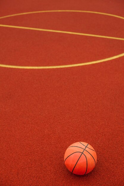Primo piano di una palla da basket