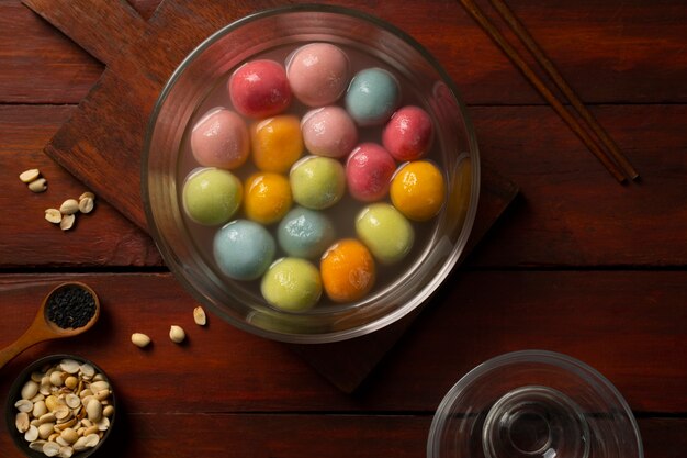 Primo piano su un'appetitosa ciotola tangyuan