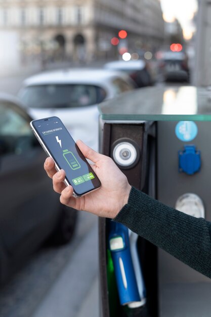 Primo piano su un'auto elettrica in francia