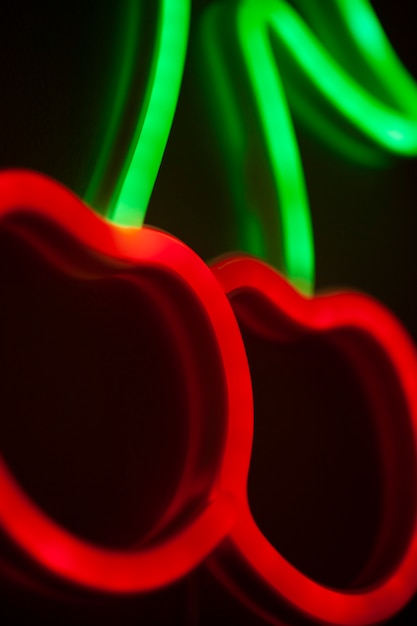 Primo piano sul cactus di ciliegio in camera da letto