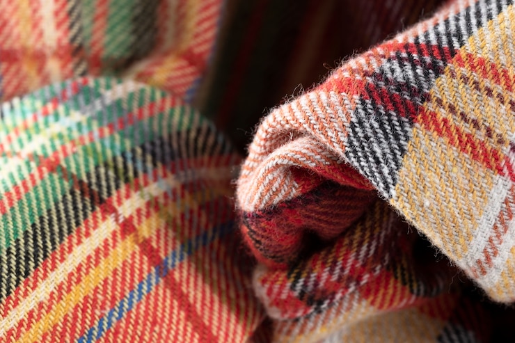 Foto gratuito primo piano sul dettaglio della camicia di flanella