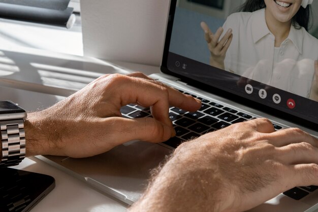 Primo piano sull'aula virtuale