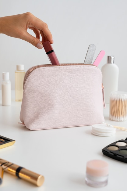Prodotti per il trucco a mano