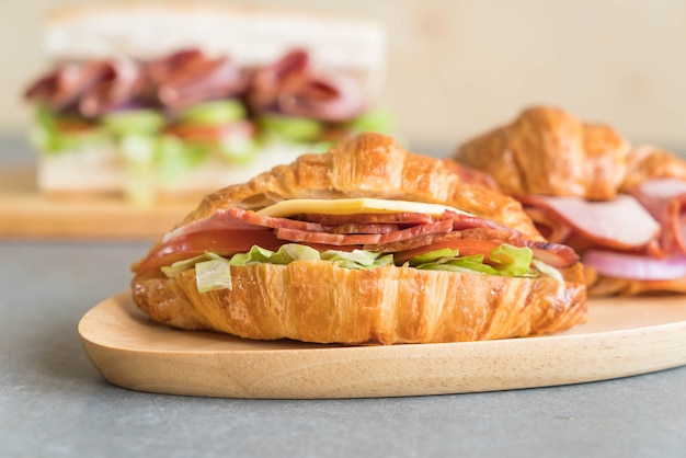 Prosciutto panino croissant