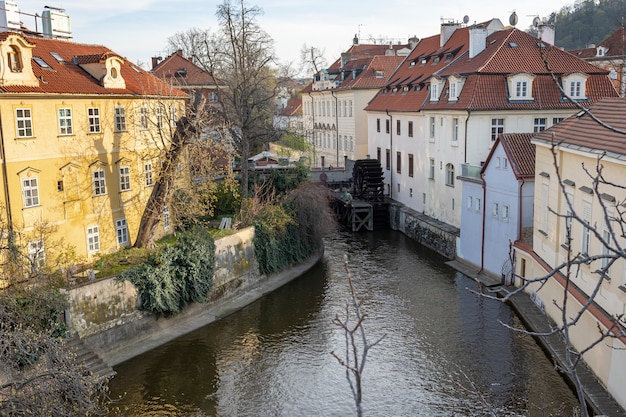 Pulisci le strade della città di Praga