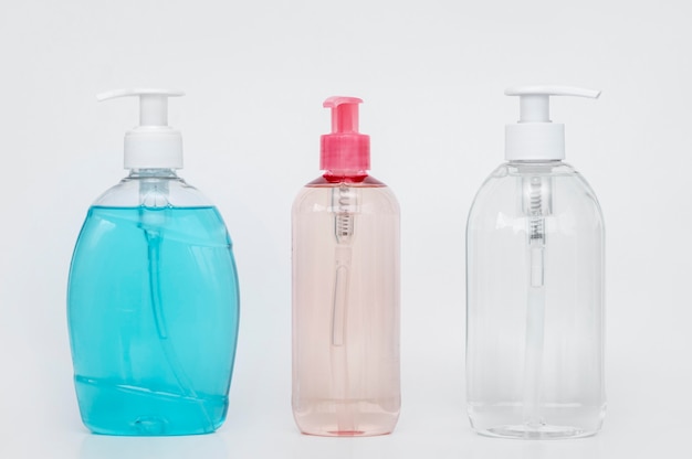 Raccolta di diverse bottiglie di sapone liquido