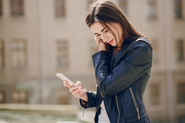 ragazza in città