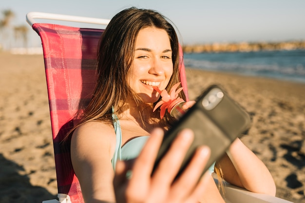 Ragazza in spiaggia