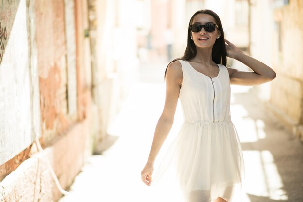 Ragazza in strada