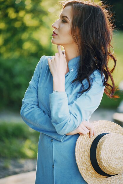 ragazza in un parco