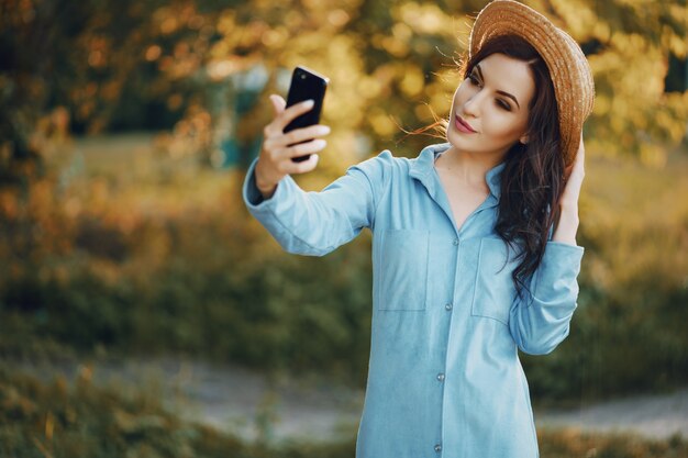 ragazza in un parco