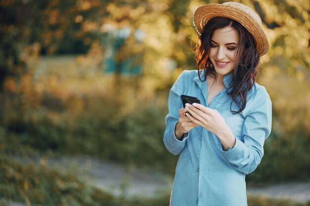 ragazza in un parco