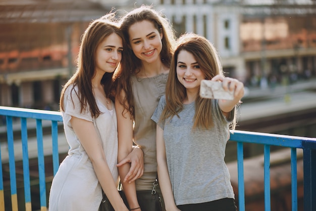 ragazze in città