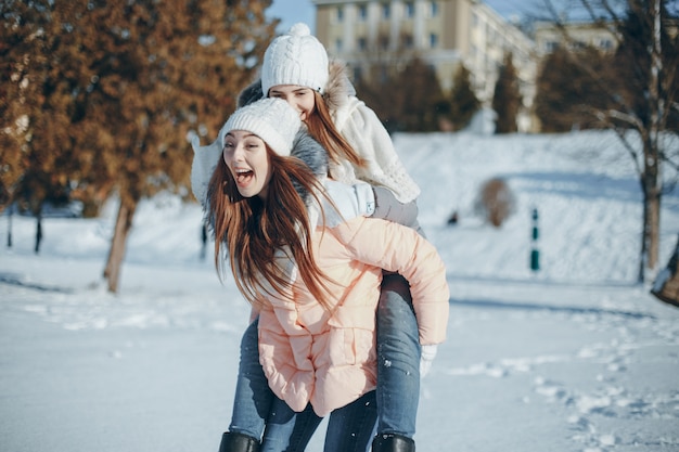 ragazze in inverno