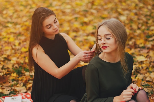 ragazze in un parco