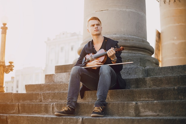 ragazzo con violino