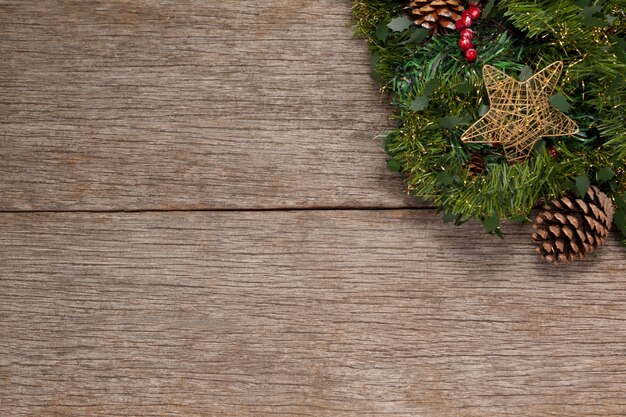 Ramo di un albero di Natale con una stella