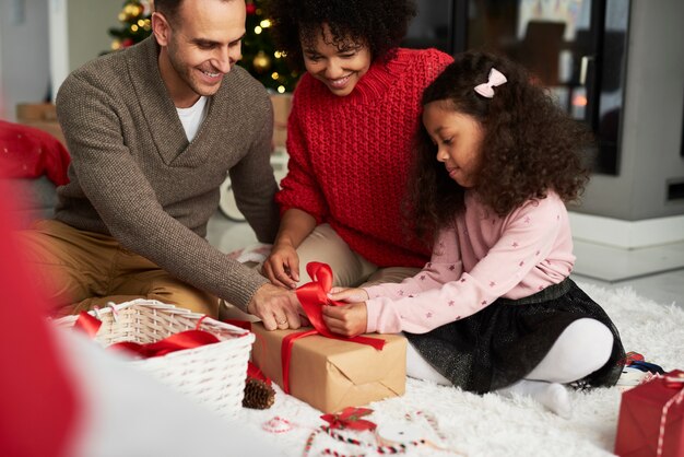 Regalo di confezionamento e decorazione della famiglia