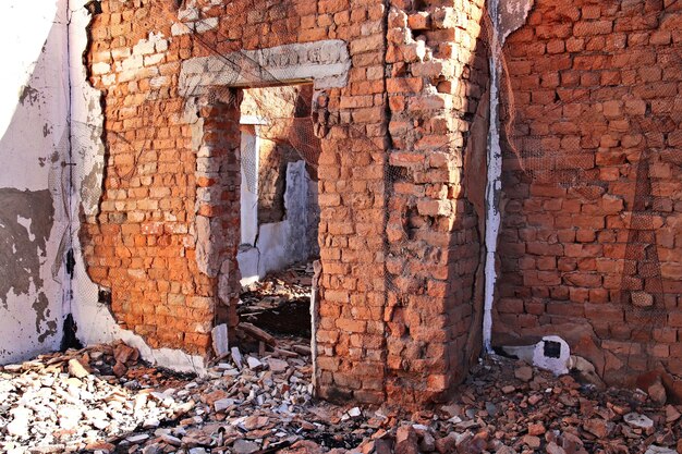 Resto di un vecchio edificio demolito