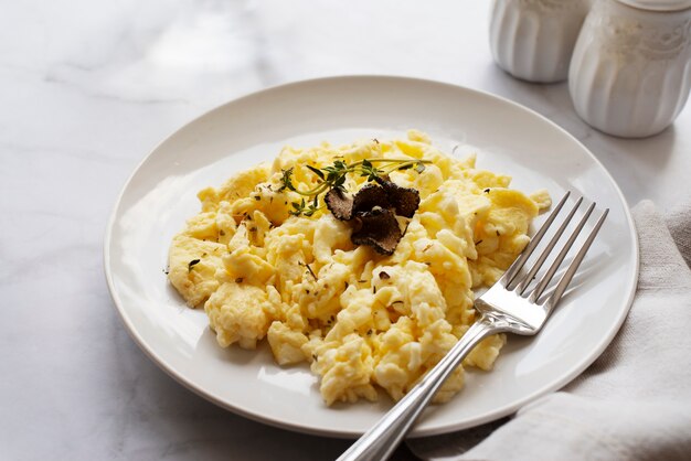 Ricetta gustosa al tartufo ad alto angolo