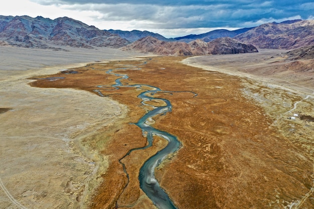 Ripresa aerea del fiume Orkhon in Mongolia