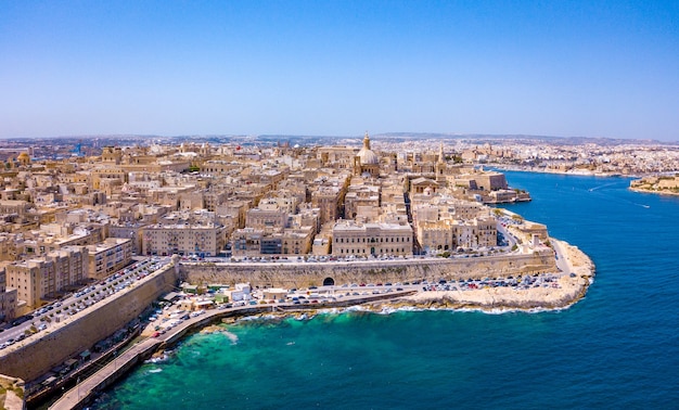 Ripresa aerea dell'antica città di La Valletta a Malta