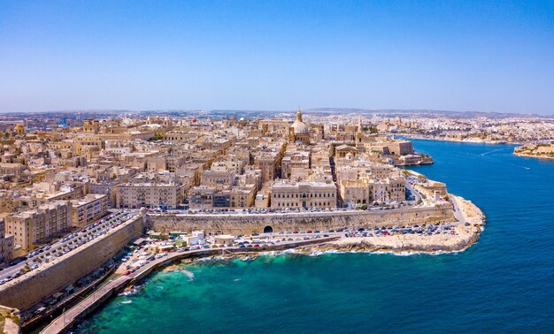 Ripresa aerea dell'antica città di La Valletta a Malta