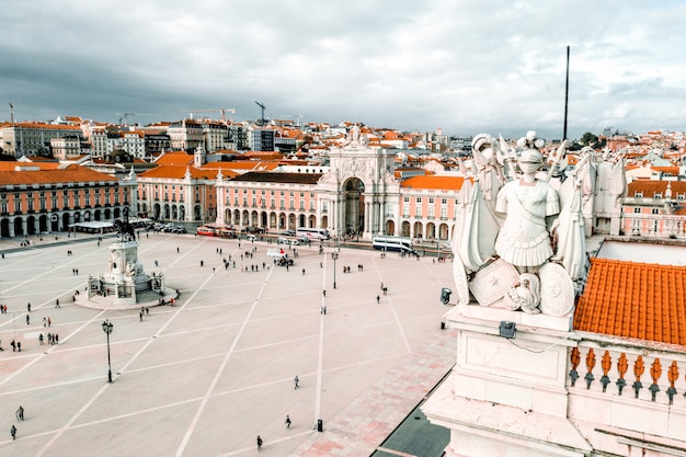 Ripresa aerea della piazza Praca Do Comercio a Lisbona, Portogallo