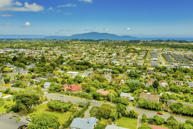 Ripresa aerea dello scenario affascinante della cittadina di Waikanae in Nuova Zelanda