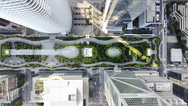 Ripresa aerea di Salesforce Transit Center a San Francisco, USA.