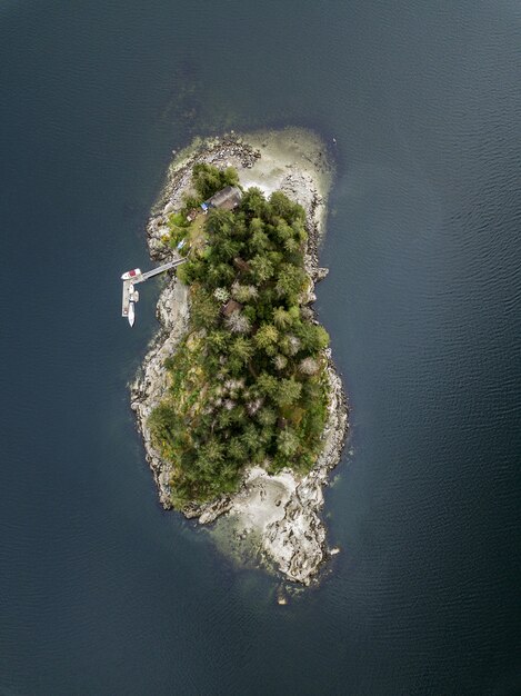 Ripresa aerea di un'isola