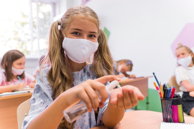 Ritorno a scuola durante il concetto covid