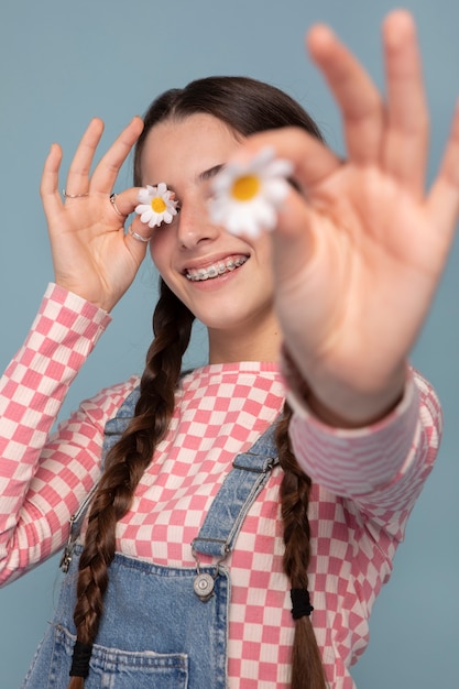 Ritratto di ragazza adolescente da vicino