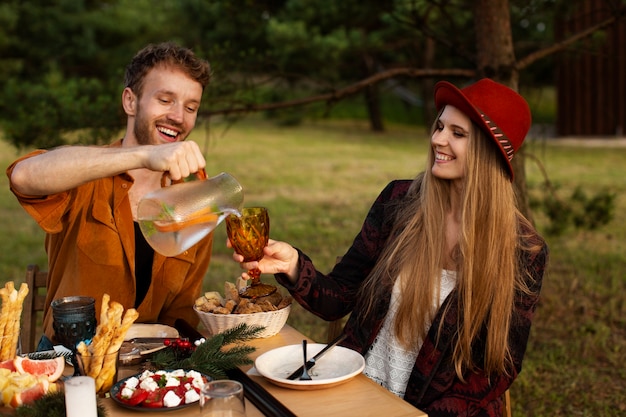 Riunione di famiglia per celebrare l'inverno