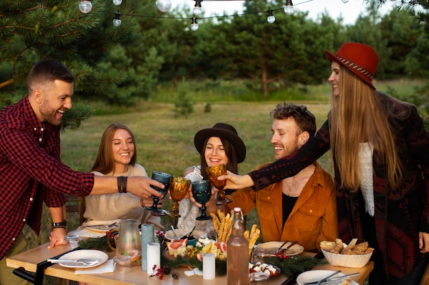 Riunione di famiglia per celebrare l'inverno