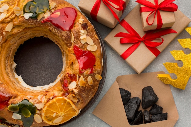 Roscon de Reyes Epifania dessert e minerale di carbone in busta