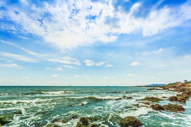 Rosso grande viaggio giallo acqua sole