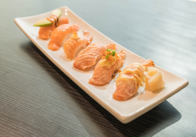 Salmone nigiri