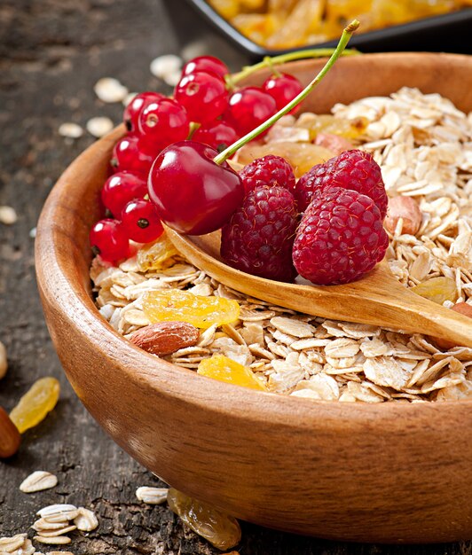 Sana colazione - farina d'avena e frutti di bosco