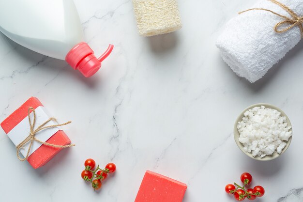 Sapone al pomodoro per la cura della pelle del corpo