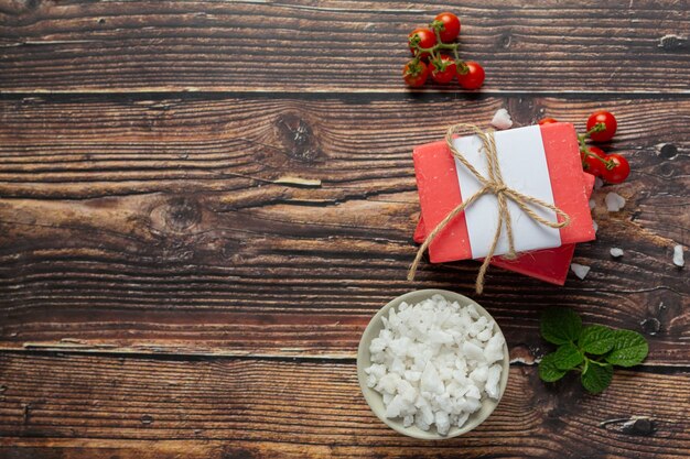 Sapone al pomodoro per la cura della pelle del corpo