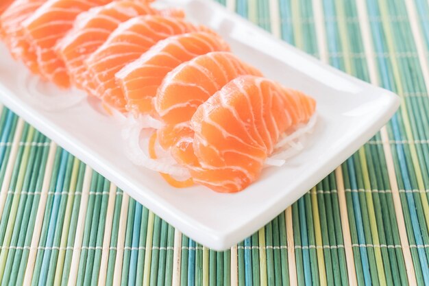 Sashimi crudi di salmone