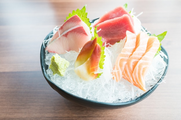 Sashimi fresco crudo