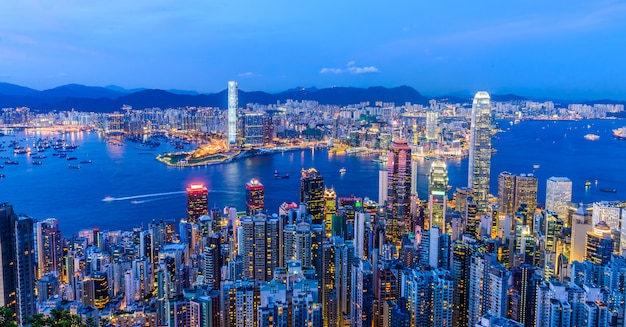 Scena del porto di Victoria a Hong Kong. Porto Victoria